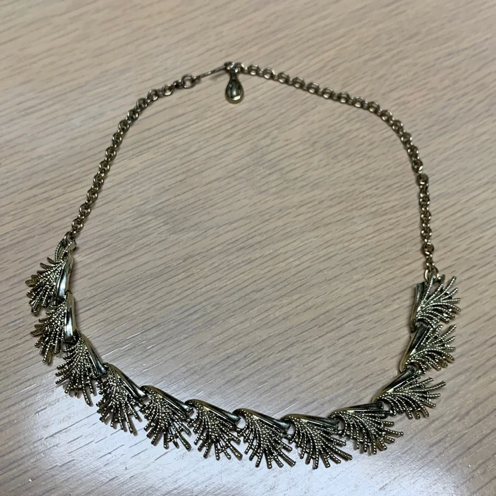 Necklace - Picture 1 of 3